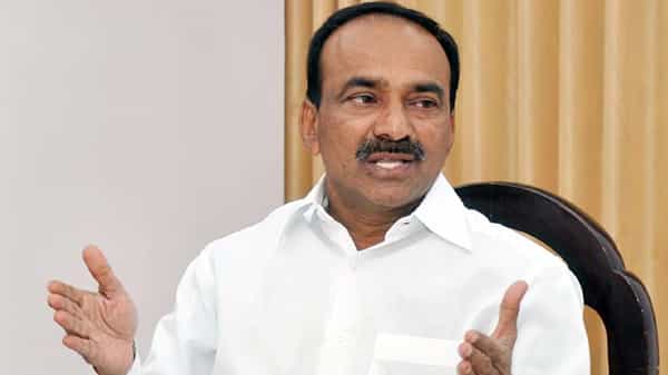 తెలంగాణలో కోవిడ్ పరిస్థితులపై వైద్య ఆరోగ్య శాఖ రెడ్ అలర్ట్, వివిధ జిల్లాల వైద్యాధికారులతో మంత్రి ఈటల కీలక భేటీ