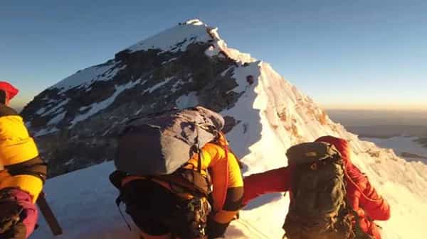 Indian Mountaineers: నేపాల్ ప్రభుత్వం కీలక నిర్ణయం.. భారత్కు చెందిన ఇద్దరు పర్వతారోహకులపై నిషేధం