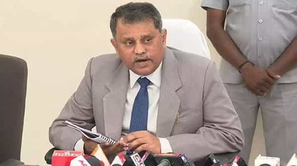 చైర్మన్, మేయర్ ఎన్నికలోనూ తనదైన ముద్ర ఉండాలనే భావనా..? నెలాఖరుకి రిటైరవుతున్న ఎస్ఈసీ నిమ్మగడ్డ సెలవు రద్దు వెనుక రీజనేంటి?