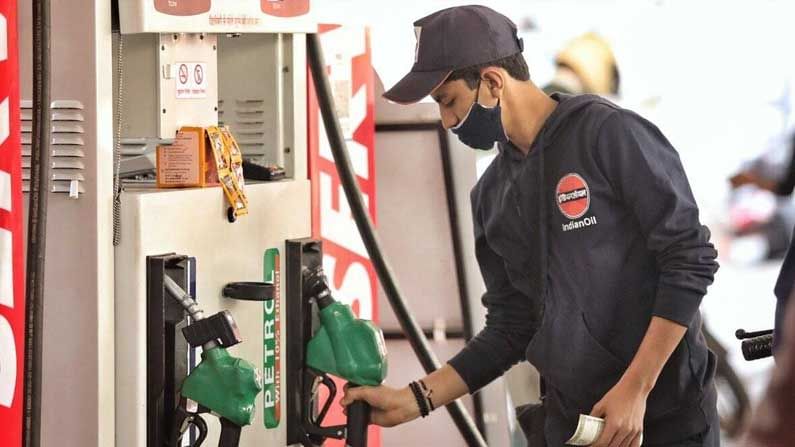 Today Fuel Price: ఈరోజు కూడా పెరిగిన పెట్రోల్‌ ధరలు.. వరుసగా 11వ రోజు.. సెంచరీ కొడుతుందా..?