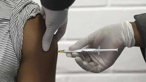 Private Medical Staff: ప్రైవేట్ వైద్య సిబ్బంది అలెర్ట్.. టీకా తీసుకోవడానికి ఆఖరు తేదీ వచ్చేసింది.. ఎప్పుడో తెలుసా..