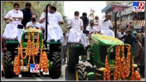 Rahul Gandhi Rides Tractor Photos: ట్రాక్టర్ డ్రైవర్ గా మారిన రాహుల్ గాంధీ ...కేరళలో కాంగ్రెస్ నేత రాహుల్ గాంధీ ట్రాక్టర్ ర్యాలీ ఫొటోస్.