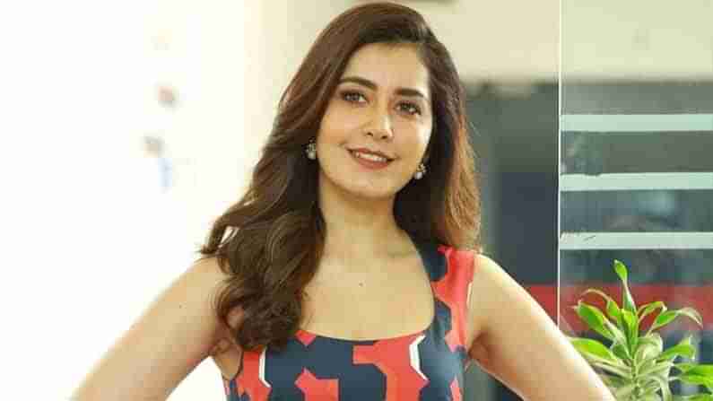 Actress Rashi Khanna: సోషల్ మీడియాలో రచ్చ చేస్తోన్న రాశీ ఖన్నా.. ఆ ఒక్క ఫోటోతో అభిమానులను..