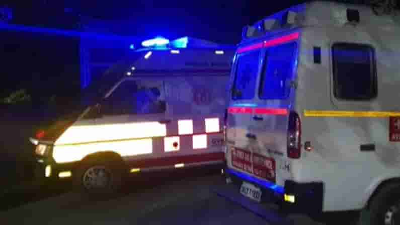 Road Accident: యూపీలో ఘోర రోడ్డు ప్రమాదం.. కారును ఢికొన్న ట్యాంకర్.. ఏడుగురు మృతి