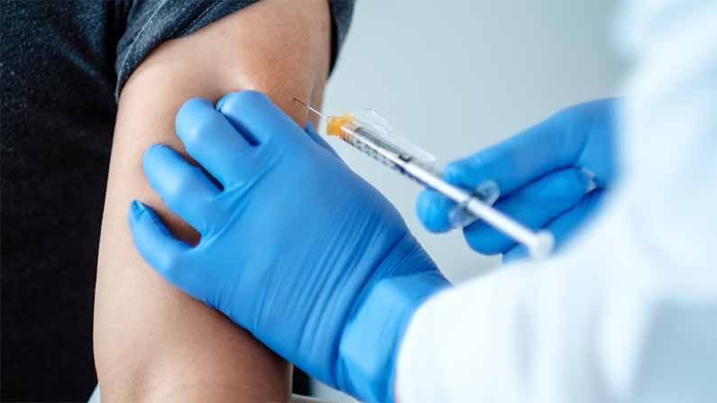 Corona Vaccination: కరోనా వ్యాక్సినేషన్‌.. సురక్షితంగా సేవలందించేందుకు వీలుగా పోలీసులకు రెండో దశ కోవిడ్‌ టీకా