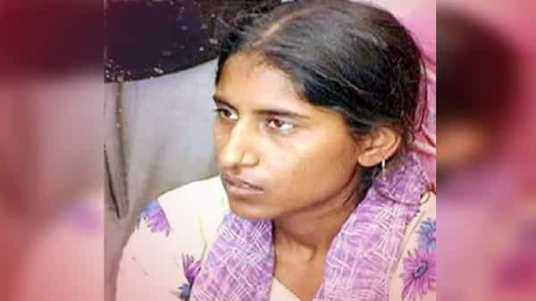 Shabnam case: డబుల్ ఎంఏ చదివి, ఆరో తరగతి డ్రాపౌట్ అయిన యువకుడితో అక్రమ సంబంధం, ఎవరీ షబ్నమ్ ?