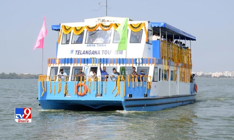 హుస్సేన్ సాగర్లో అత్యాధునిక క్రూజ్ జలప్రవేశం