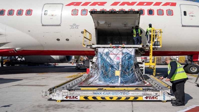 దుబాయి చేరుకున్న భారత ఉత్పాదక వ్యాక్సిన్ కోవిషీల్డ్.. భారతీయులకు మాత్రం టీకా ఆంక్షలు..