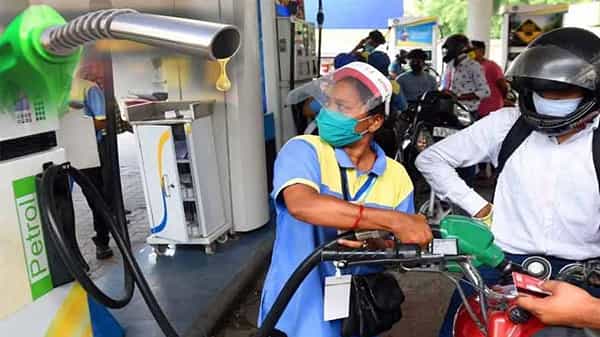 Petrol, Diesel Prices : వరుసగా ఆరో రోజు పెరిగిన పెట్రోల్, డీజిల్ ధరలు.. దేశంలోని ప్రధాన నగరాల్లో ఇలా..