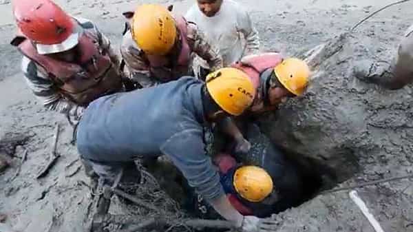 Uttarakhand Glacier Burst Updates: తపోవన్ టన్నెల్లో చిక్కుకున్న 16 మంది సురక్షితం.. ఐటీబీపీ సిబ్బంది రెస్క్యూ..