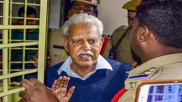 Varavara Rao Bail: ముంబై హైకోర్టు కీలక తీర్పు.. విరసం నేత వరవరరావు జైలు నుంచి విడుదలకు లైన్ క్లియర్