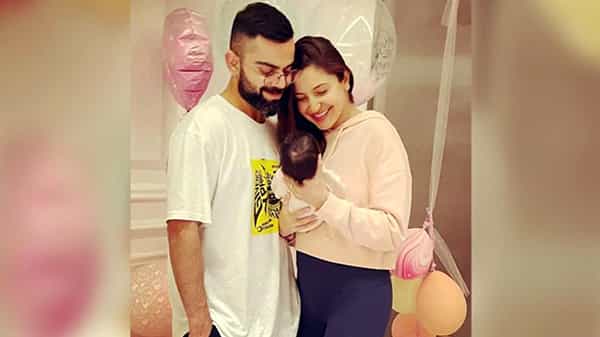 Virushkas Daughter First Photo:ముద్దుల తనయని ఫ్యాన్స్ కి పరిచయం చేసిన విరుష్క జంట.. వామిక అంటే అర్ధం తెలుసా..!