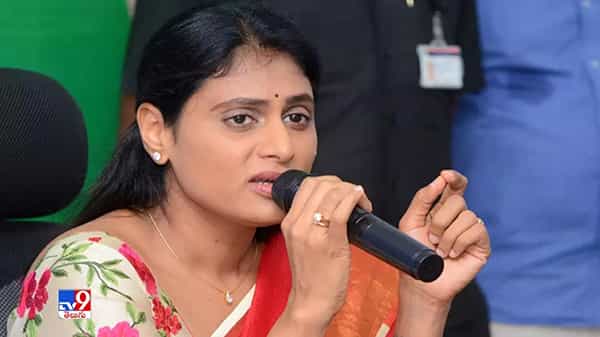 Sharmila : సారూ.. ! చేతకాకనా? ప్రజల ప్రాణాలంటే పట్టింపు లేకనా? ఇంకెన్నాళ్లు దొరా మూతకండ్ల పరిపాలన..? : షర్మిల