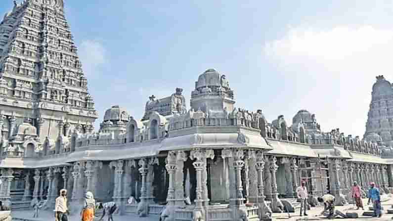 Yadadri Temple: యాదాద్రి ఆలయ స్తంభాలపై సంపూర్ణ రామాయణ ఘట్టాలు.. చూసేందుకు రెండు కళ్లూ చాలవు..