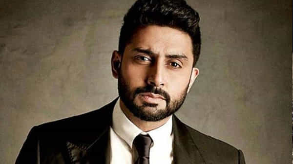 Abhishek Bachchan : పేరులో మార్పులు చేసుకున్న బాలీవుడ్ టాప్ హీరో.. కారణం ఏంటో తెలుసా..