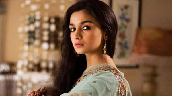Alia Bhatt : అలియా పై దర్శకధీరుడు ఫైర్.. డేట్స్ ఇవ్వడం లేదంటూ అలక.. జక్కన క్లారిటీ
