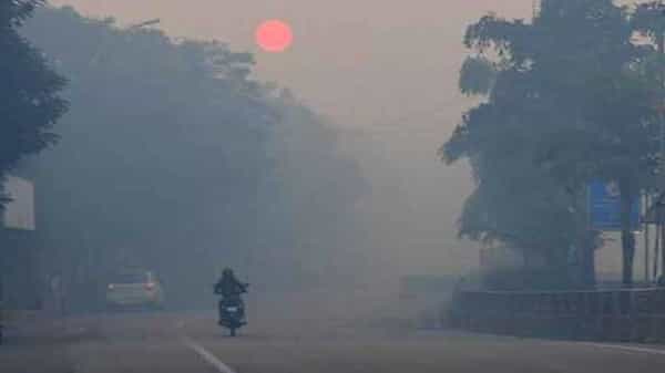 Cold Waves in Manyam Area: విశాఖ ప్రాంతంలో కనిష్ట ఉష్ణోగ్రతలు.. పంజా విరిసిన చలి.. వణుకుతున్న మన్యం వాసులు