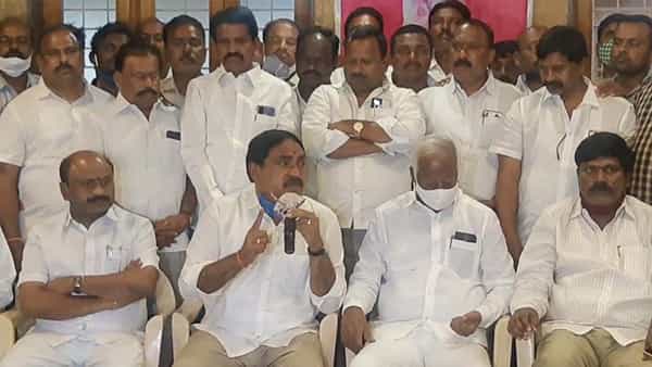 ఖబర్దార్ బీజేపీ..! మా సహనాన్ని పరీక్షించొద్దు.. పచ్చని తెలంగాణలో మత రాజకీయాల చిచ్చు పెట్టొద్దు -మంత్రి ఎర్రబెల్లి