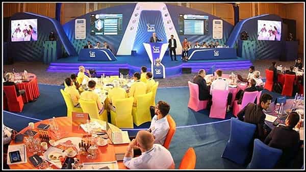 IPL 2021 Auction LIVE: రసవత్తరంగా ఐపీఎల్ మినీ వేలం.. అర్జున్ టెండూల్కర్ను దక్కించుకున్న ముంబై ఇండియన్స్