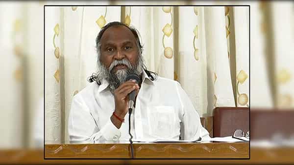 షర్మిలా.. తప్పు చేస్తున్నావు.. కథ, డైలాగ్, స్క్రీన్ప్లేను లీక్ చేసిన జగ్గారెడ్డి