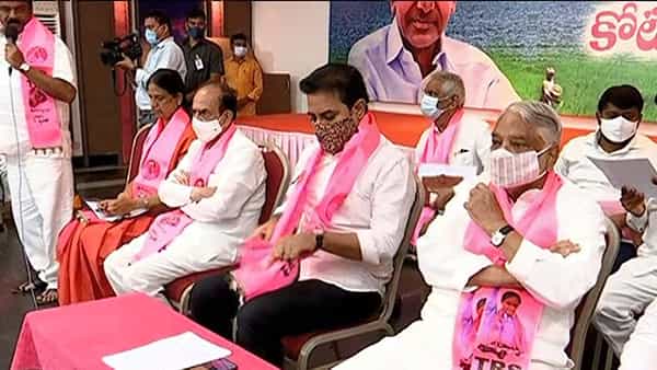 తెలంగాణ భవన్లో మంత్రి కేటీఆర్ సమావేశం.. ఎమ్మెల్సీ ఎన్నికల్లో గెలుపే లక్ష్యంగా వ్యూహాలు