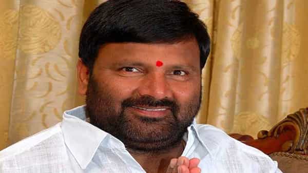 టీకాంగ్రెస్కి షాకిచ్చిన మాజీ ఎమ్మెల్యే కూన శ్రీశైలం గౌడ్, ఉత్తమ్కి రాజీనామా లేఖ, అనుచరులతో కలిసి ఢిల్లీకి పయనం