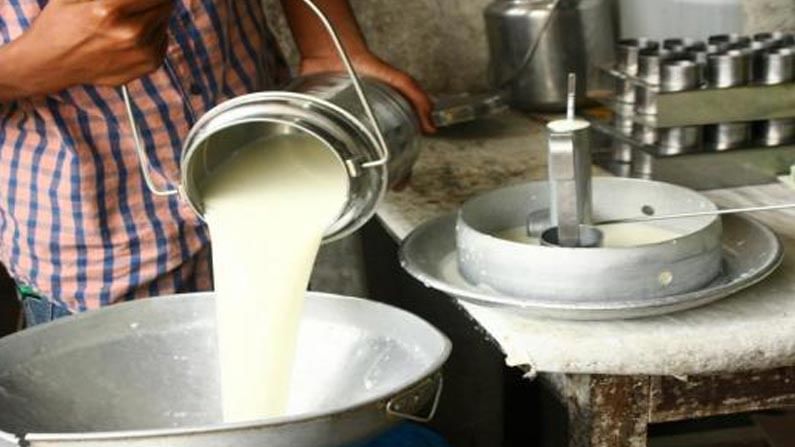 Milk Prices Hike: సామాన్యులకు మరో షాక్.. పెరగనున్న పాల ధరలు.. ఎంత.. ఎప్పటి నుంచంటే.!