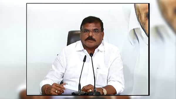 వారికి గీతోపదేశం చేసిన మంత్రి.. దుష్టశక్తుల చెప్పుడు మాటలు విని మోసపోవొద్దన్న బొత్స