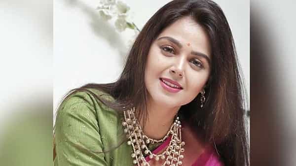 మహేష్ సినిమాపై క్లారిటీ ఇచ్చిన బిగ్బాస్ బ్యూటీ.. ఆ వార్తల్లో ఎలాంటి క్లారిటీ లేదంటున్న మోనాల్..