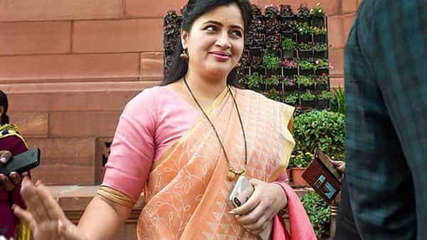 బడ్జెట్ అత్యద్భుతం, అన్ని రంగాలకు ప్రాధాన్యం, కొన్ని రాష్ట్రాలకు ఎక్కువిస్తే తప్పేం లేదు : అమరావతి ఎంపీ నవనీత్ కౌర్