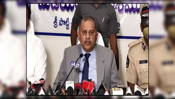 నెల్లూరు జిల్లాలో ఎస్ఈసీ పర్యటన.. పలు కీలక అంశాలపై అధికారులకు నిమ్మగడ్డ ఆదేశం