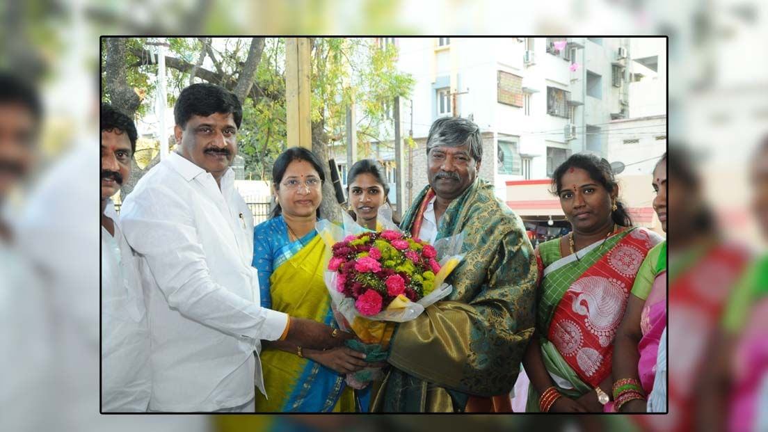 క్యాంప్ ఆఫీస్పై క్లారిటీ ఇచ్చిన డిప్యూటీ స్పీకర్.. మోతే శ్రీలతశోభన్రెడ్డిని సత్కరించిన పద్మారావుగౌడ్