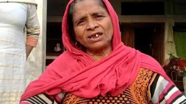Pak Woman Village Head: ఇండియాలో సర్పంచ్ గా పాక్ మహిళ ... అరెస్ట్ చేసిన పోలీసులు దర్యాప్తులో షాకింగ్ విషయాలు..