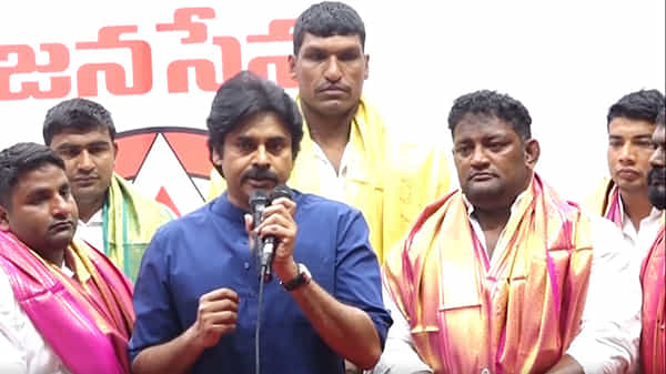 యూపీ, హర్యానా ప్రాచీన మల్లయుద్ధ యోధులతో పవన్ కుస్తీ, ప్రతీ ఒక్కరూ బరిలో దిగండన్న జనసేనాని