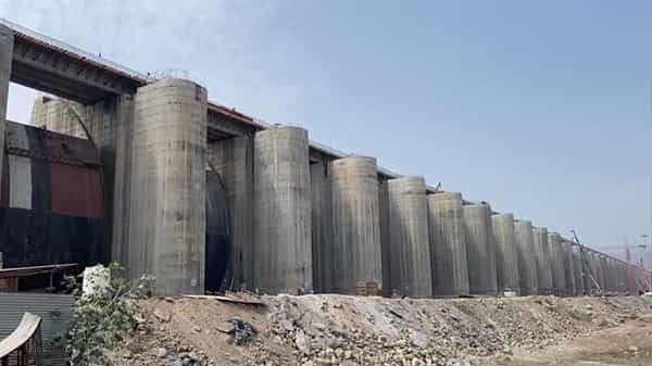 Meil : పోలవరం నిర్మాణంలో మరో మిరాకిల్, 60 రోజుల్లోనే 192 గడ్డర్లను పిల్లర్లపై అమర్చిన మేఘా, స్పిల్ వే బ్రిడ్జి ఒక అద్భుతం