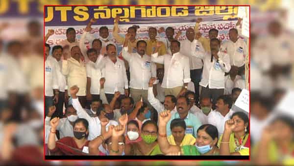 టీఆర్ఎస్ ప్రాథమిక సభ్యత్వానికి మాజీ ఎమ్మెల్సీ రాజీనామా.. డిమాండ్ల సాధన కోసం ఉద్యమ కార్యాచరణ
