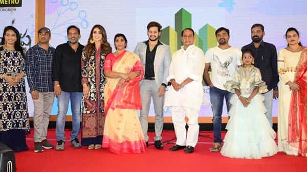 అంతరించిపోతున్న హస్త కళల నేపథ్యంలో రానున్న ‘రాధాకృష్ణ’... చిత్రయూనిట్కు అభినందనలు తెలిపిన తెలంగాణ మంత్రి...