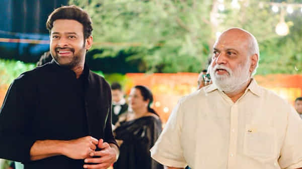 ప్రభాస్ ను నేనే పరిచయం చెయ్యాలి...కానీ ఆ కారణం వల్ల కుదరలేదు.. అసలు విషయం చెప్పిన దర్శకేంద్రుడు..