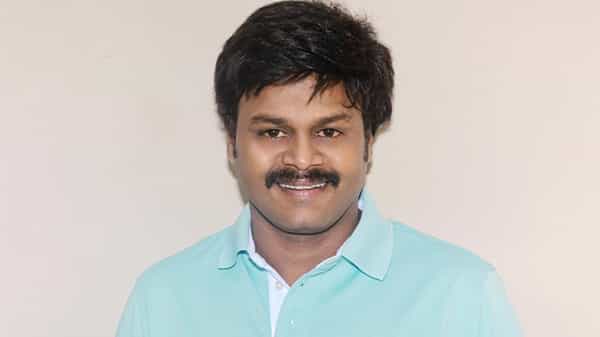 డిజిటల్ మీడియాలోకి మరో స్టార్ కమెడియన్.. వెబ్ సిరీస్‏లో లీడ్ రోల్ చేయనున్న హస్యనటుడు ?