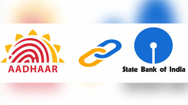 SBI కస్టమర్లకు హెచ్చరిక.. మీ అకౌంట్కు ఆధార్ లింక్ చేసుకున్నారా ? లేకపోతే ఇబ్బందులు తప్పవు..