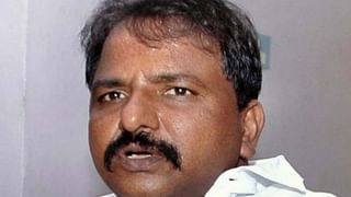 పంచాయతీ ఎన్నికల ప్రచారంలో కీలకంగా తిరుమల శ్రీవారి లడ్డు, రేషన్ పంపిణీ చేసే వాహనాల్లోనే పంపిణీ అంటూ ఫిర్యాదులు