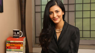 Chiranjeevi Rare Photo: చిరంజీవి సురేఖ దంపతుల రేర్ ఫోటో..  చిరు భార్య చేతిలోని చిన్నారి ఎవరో తెలుసా..!