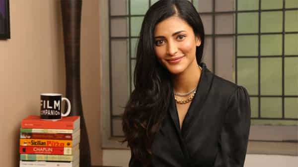 Shruti Haasan: ప్రభాస్ సలార్ సినిమాలో శృతిహాసన్ ఆ రోల్ లో కనిపించనుందట..!