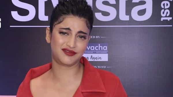 శృతి హాసన్ అనుకోని బెంగ పట్టుకుంది.. ముద్దుగుమ్మను ట్రోల్ చేస్తున్న నెటిజన్లు .. కారణం ఇదే..