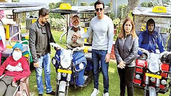 Sonu Sood: మరోసారి వార్తల్లో నిలిచిన కలియుగ కర్ణుడు సోనూసూద్.. ఈసారి ఏం చేశారో తెలుసా..