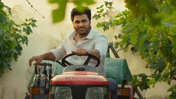 Sreekaram Movie : కనివిని ఎరుగని కదలిక మొదలయింది.. ఆకట్టుకుంటున్న శ్రీకారం టైటిల్ సాంగ్