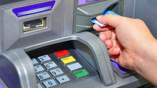 SBI: ఏటీఎం పిన్ మర్చిపోయారా.! డోంట్ వర్రీ.. ఎస్బీఐ సరికొత్త ఫీచర్ వచ్చేసింది.. వివరాలివే.!
