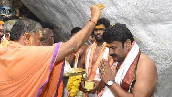 కొండపోచమ్మ ఆలయ అభివృద్ధికి రూ.10 కోట్లు మంజూరు.. 100 ఎకరాల్లో దశల వారీగా ఆలయం అభివృద్ధి