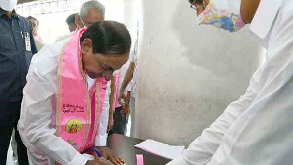 టీఆర్ఎస్ సభ్యత్వ నమోదుకు ఇంచార్జ్లు ఖరారు.. ఏయే జిల్లాకు ఇంచార్జ్ ఎవరో తెలుసా..?