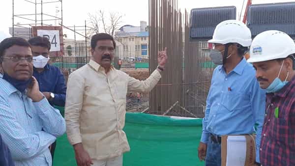 స్పీడందుకున్న సెక్రటేరియట్ నిర్మాణ పనులు.. ఆకస్మికంగా తనిఖీలు చేసిన మంత్రి వేముల ప్రశాంత్రెడ్డి